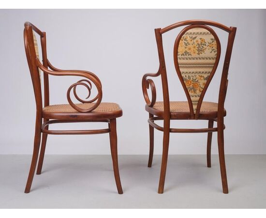 Pair of Thonet model high chairs - M/873.