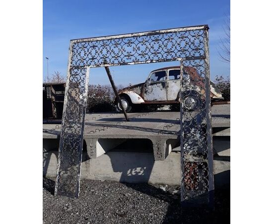 Iron divider