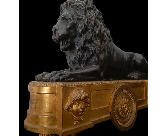 Coppia di leoni in bronzo Impero 1820 con base in bronzo dorato