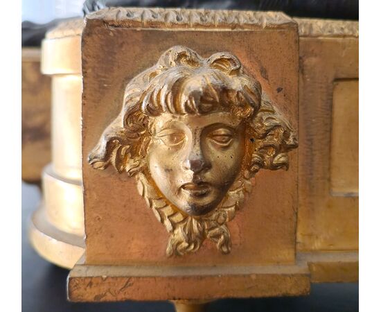 Coppia di leoni in bronzo Impero 1820 con base in bronzo dorato