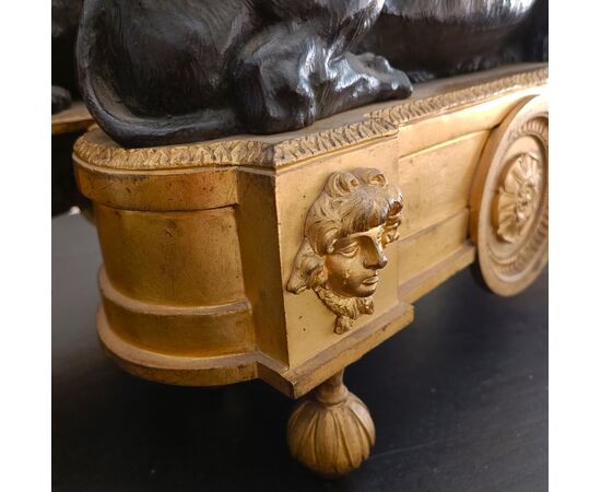Coppia di leoni in bronzo Impero 1820 con base in bronzo dorato