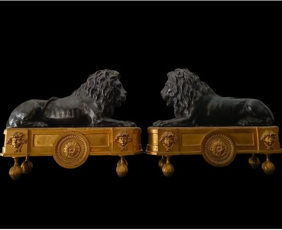 Coppia di leoni in bronzo Impero 1820 con base in bronzo dorato