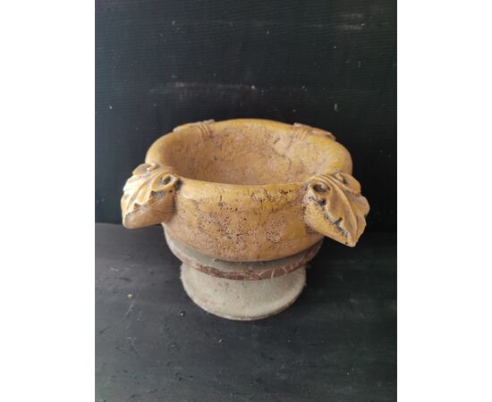 Elegante acquasantiera in marmo giallo - 37 x 37 cm - Venezia