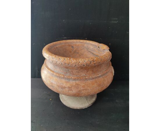 Particolare acquasantiera in marmo rosso Verona - Diametro 24 cm - Venezia