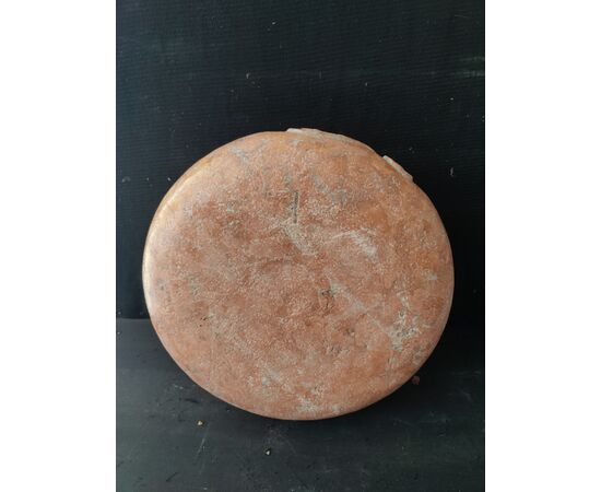 Particolare acquasantiera in marmo rosso Verona - Diametro 24 cm - Venezia