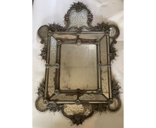Venetian mirror in etched glass with applied flowers, late 19th – early 20th century