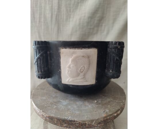 Interessante mortaio in marmo nero marquina - H 13 cm