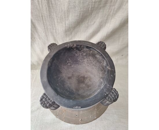 Interessante mortaio in marmo nero marquina - H 13 cm
