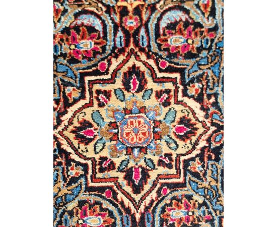 Hand-knotted Kashan Persian carpet – late 19th / early 20th