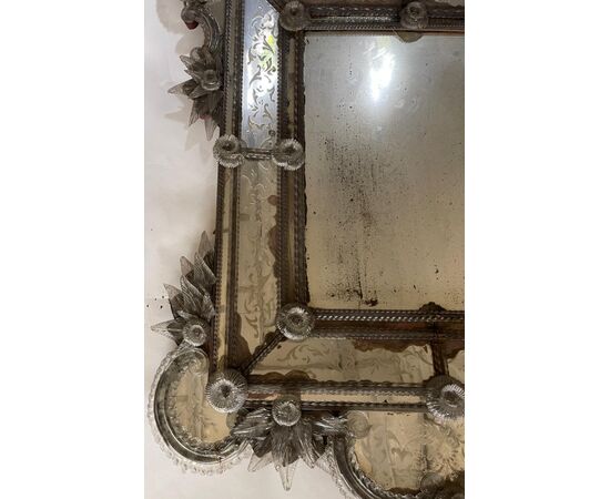 Venetian mirror in etched glass with applied flowers, late 19th – early 20th century