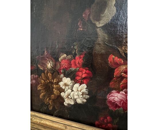 NATURA MORTA CON PAPPAGALLO, FAUNO E FIORI