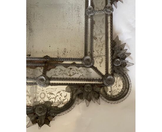 Venetian mirror in etched glass with applied flowers, late 19th – early 20th century