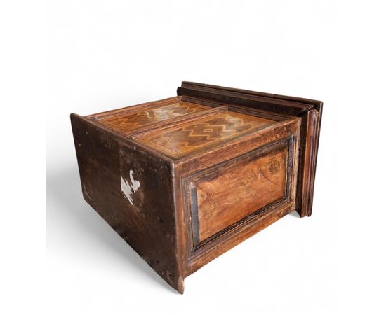 Small inlaid cabinet, small stipo