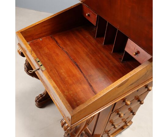 Davenport desk in walnut, England, second half of the 19th century