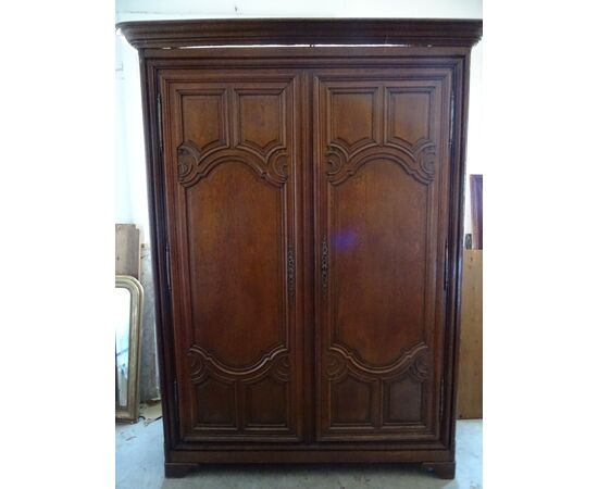 Armadio Luigi XV scolpito in rovere metà 1700 Francia
