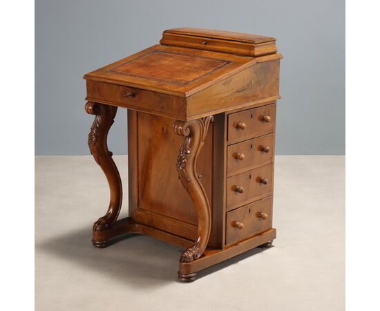 Davenport desk in walnut, England, second half of the 19th century