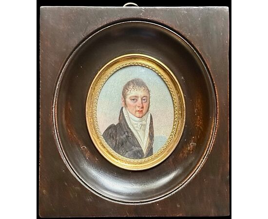 Ivory miniature depicting a male figure.