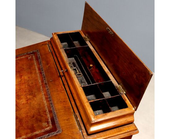 Davenport desk in walnut, England, second half of the 19th century