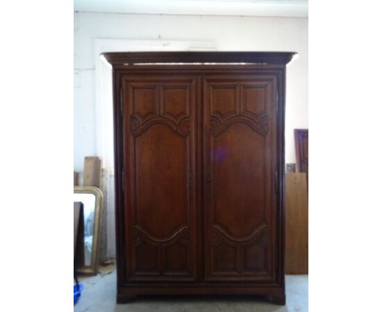 Armadio Luigi XV scolpito in rovere metà 1700 Francia