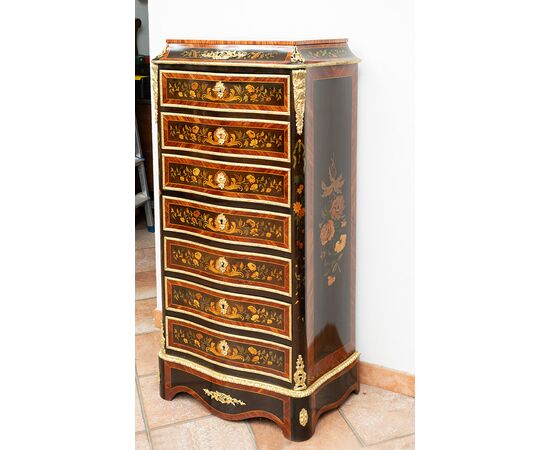 Secretaire Napoleone III in legni esotici pregiati con applicazioni in bronzo dorato. Francia XIX secolo.