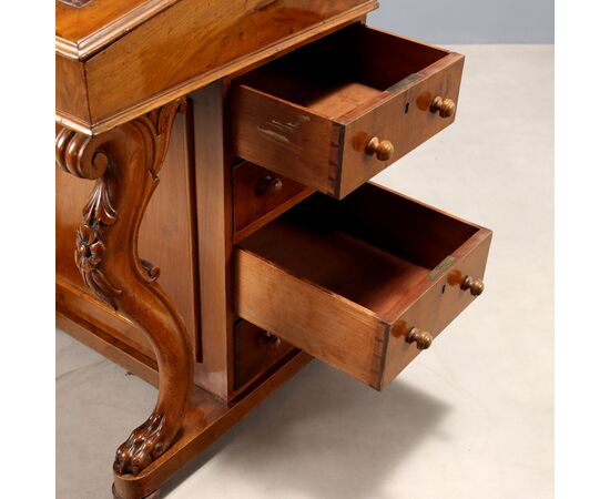 Davenport desk in walnut, England, second half of the 19th century