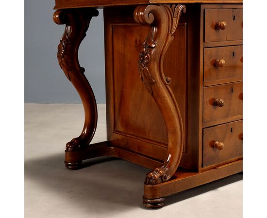 Davenport desk in walnut, England, second half of the 19th century