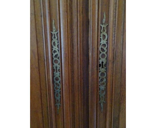 Armadio Luigi XV scolpito in rovere metà 1700 Francia