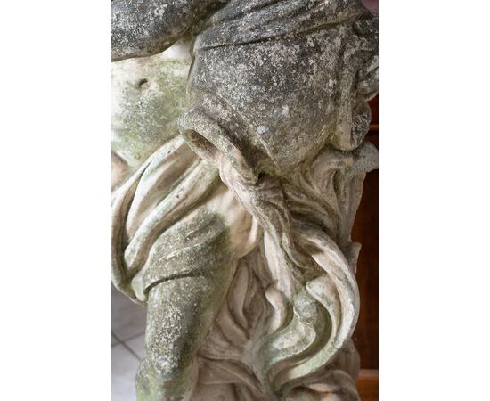 Coppia di sculture antiche da giardino in pietra Vicentina. Periodo XX secolo.