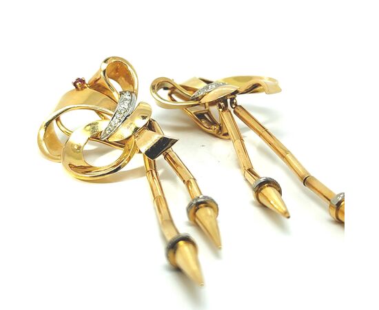 Orecchini in oro con rubino e diamanti
