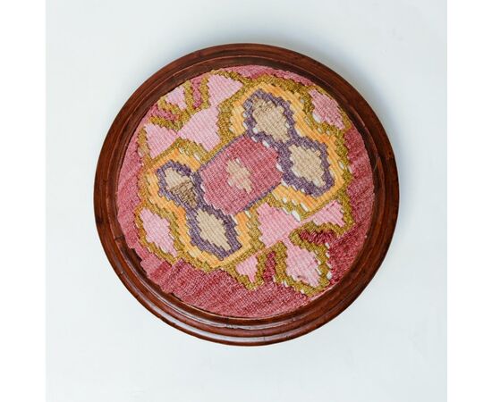 Antico poggiapiedi rivestito con kilim - M/454.