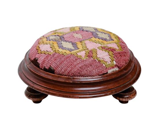 Antico poggiapiedi rivestito con kilim - M/454.