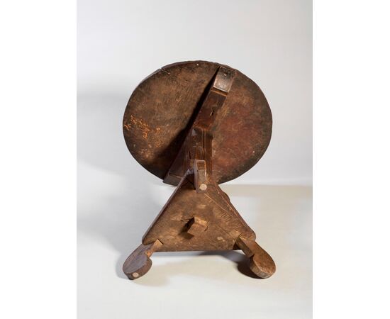 Round walnut table, Lombardy, 16th century.