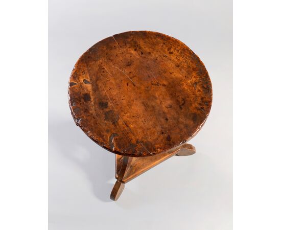 Round walnut table, Lombardy, 16th century.