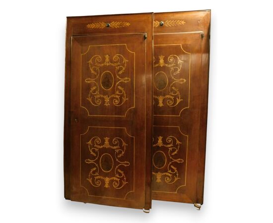 PTS640 - N. 2 porte con intarsi in pastiglia, con telaio, epoca I metà '800, luce cm L 88 x H 197