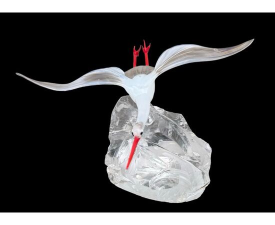 Glass sculpture depicting a stork in flight. Murano.