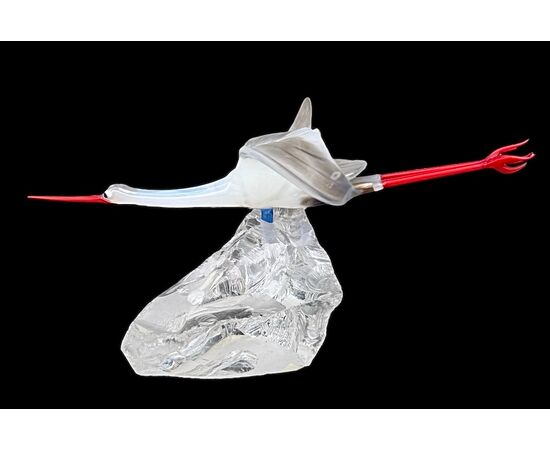 Glass sculpture depicting a stork in flight. Murano.