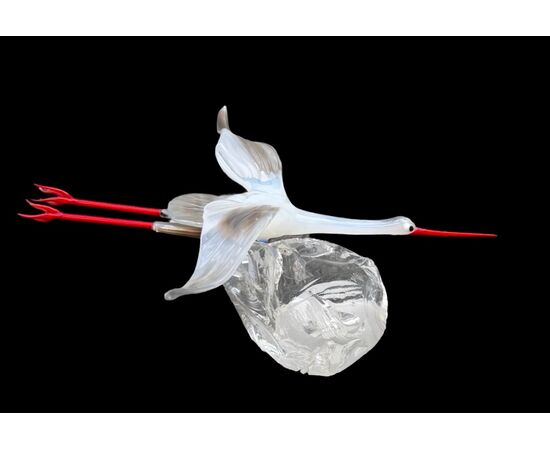 Glass sculpture depicting a stork in flight. Murano.