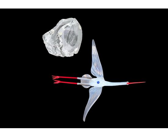 Glass sculpture depicting a stork in flight. Murano.
