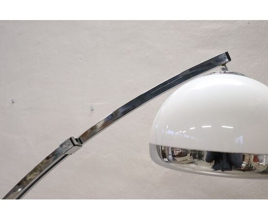 Guzzini adjustable arc floor lamp, 1970s. PRICE NEGOTIABLE