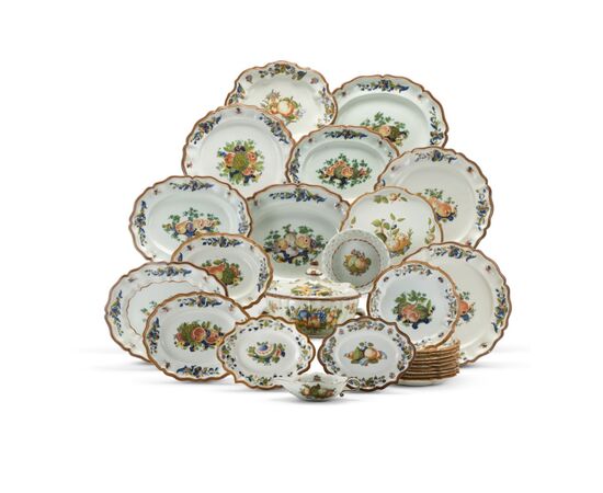 Parte di servizio in maiolica Pasquale Antonibon , Nove di Bassano , XVIII secolo