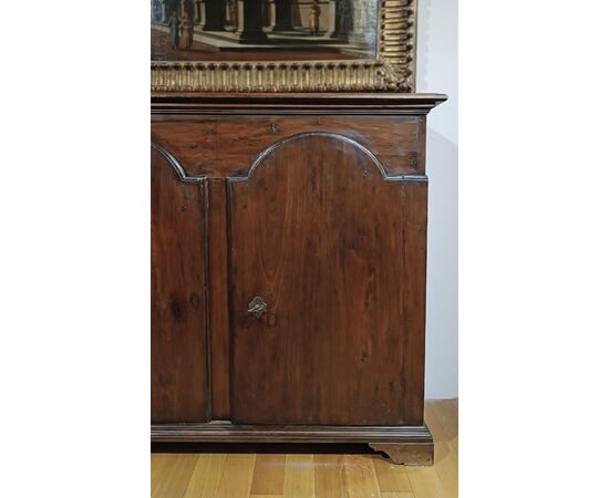 LOUIS XIV WALNUT CREDENZA, LATE 17TH CENTURY