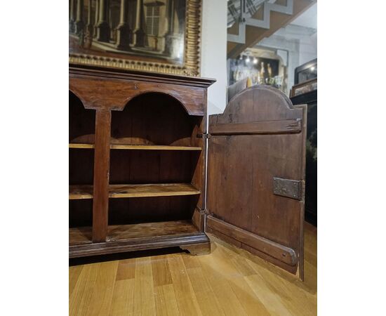 LOUIS XIV WALNUT CREDENZA, LATE 17TH CENTURY