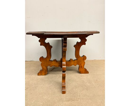 20th century walnut fratino-style coffee table, 76x54x72cm