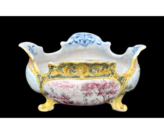 Majolica centerpiece bowl. Minghetti. Bologna.