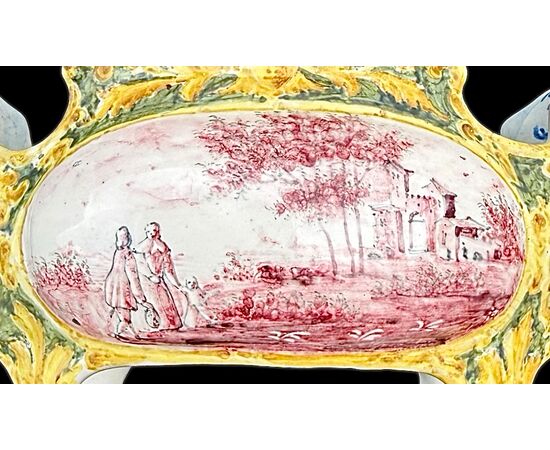 Majolica centerpiece bowl. Minghetti. Bologna.