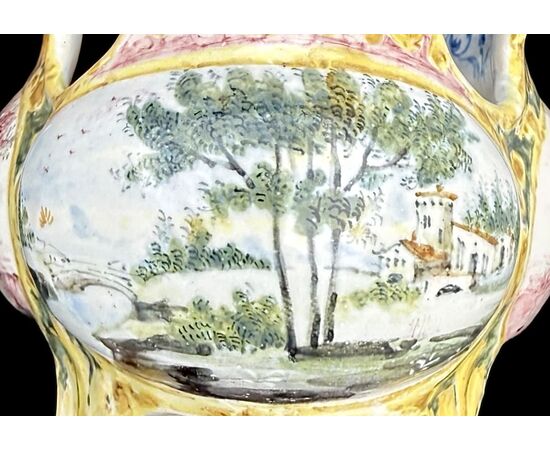 Majolica centerpiece bowl. Minghetti. Bologna.
