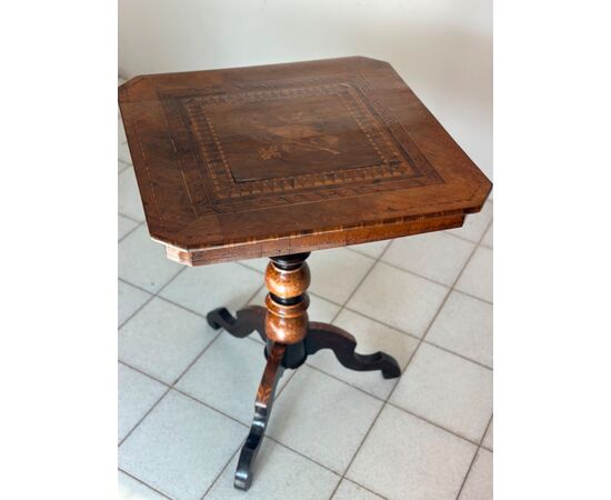 Inlaid Rolo coffee table, mid-19th century