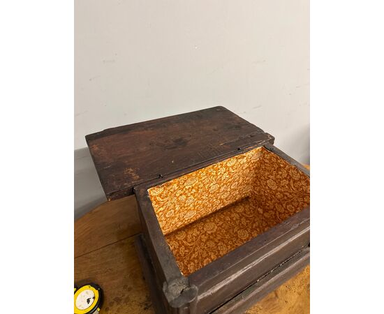 Antique small chestnut jewelry box, 20th century, 30x45x25cm