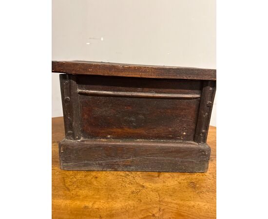 Antique small chestnut jewelry box, 20th century, 30x45x25cm