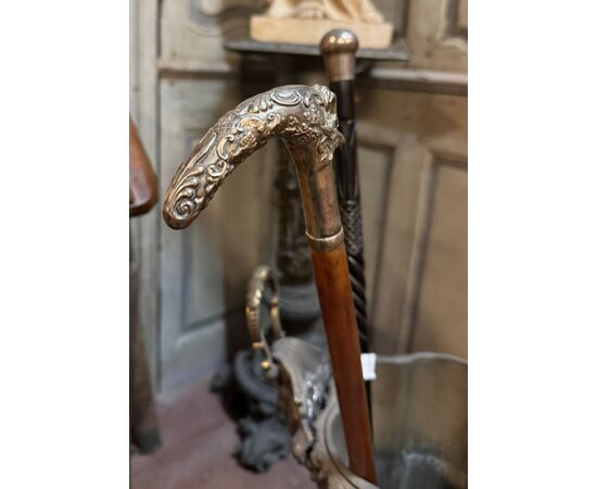 DARS598 - No. 3 wooden walking sticks, various sizes